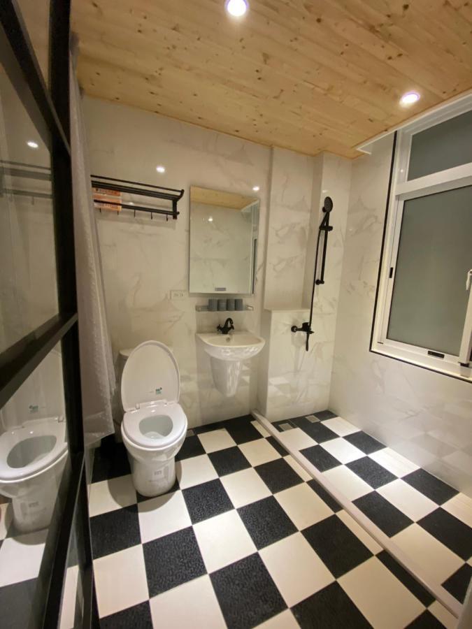Апартаменты 好室連連house Lien Lien Тайнань Экстерьер фото