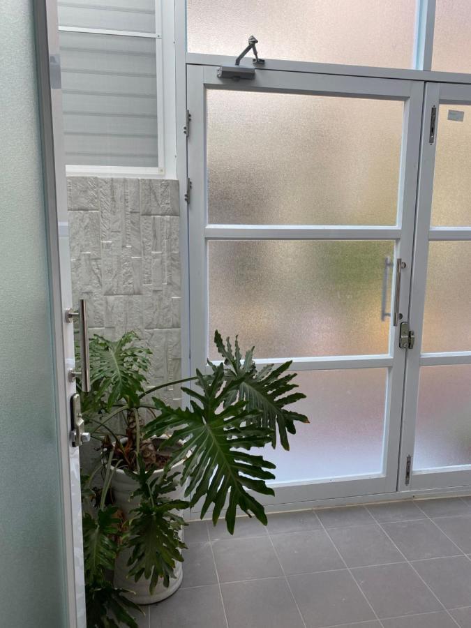 Апартаменты 好室連連house Lien Lien Тайнань Экстерьер фото